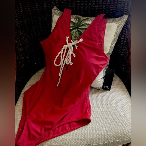 Jones New York | Swim NWOT
 NEVER WORN still has safety liner. - Picture 1 of 8